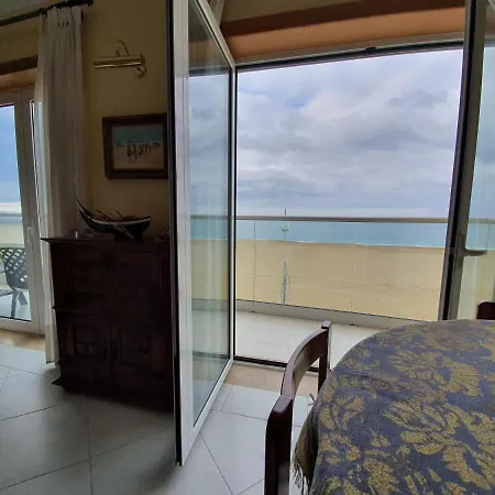 Em Frente Ao Mar 公寓 *