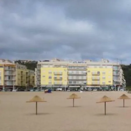 Em Frente Ao Mar Nazaré